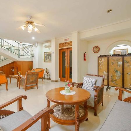 Reddoorz Plus Near Kemang Raya Jakarta Kültér fotó