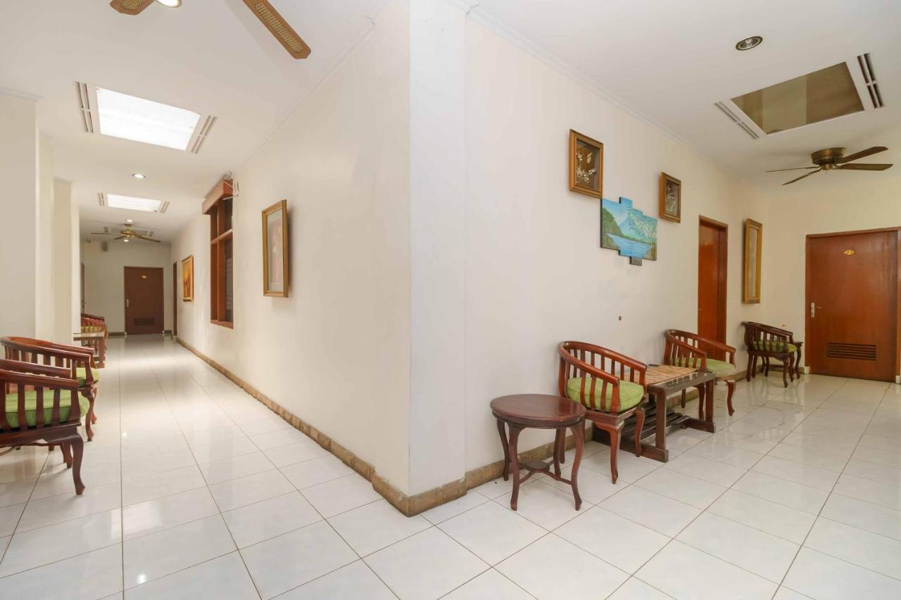 Reddoorz Plus Near Kemang Raya Jakarta Kültér fotó