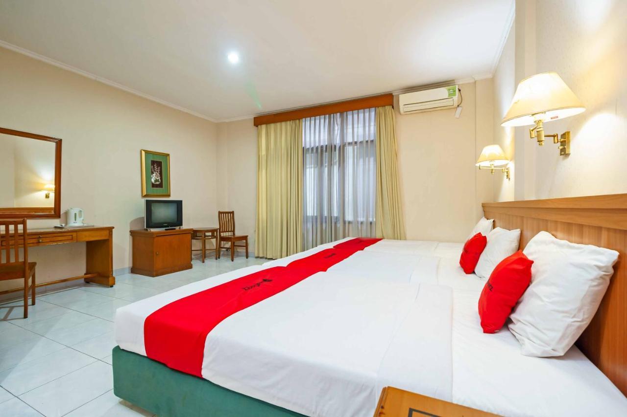 Reddoorz Plus Near Kemang Raya Jakarta Kültér fotó