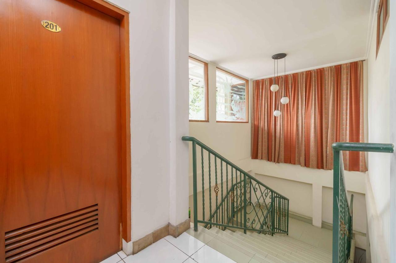Reddoorz Plus Near Kemang Raya Jakarta Kültér fotó