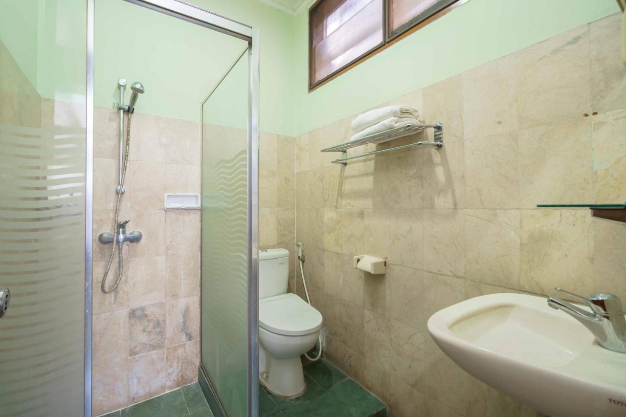 Reddoorz Plus Near Kemang Raya Jakarta Kültér fotó