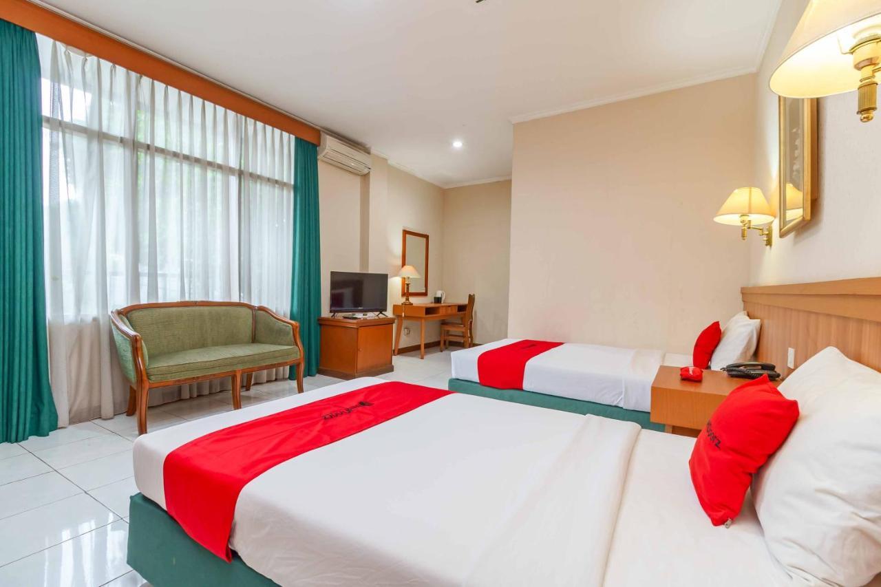 Reddoorz Plus Near Kemang Raya Jakarta Kültér fotó