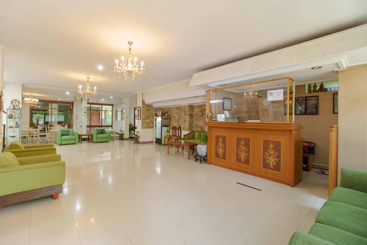 Reddoorz Plus Near Kemang Raya Jakarta Kültér fotó
