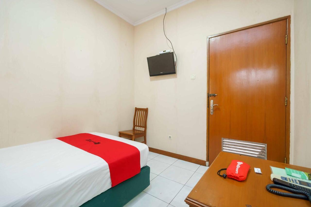 Reddoorz Plus Near Kemang Raya Jakarta Kültér fotó