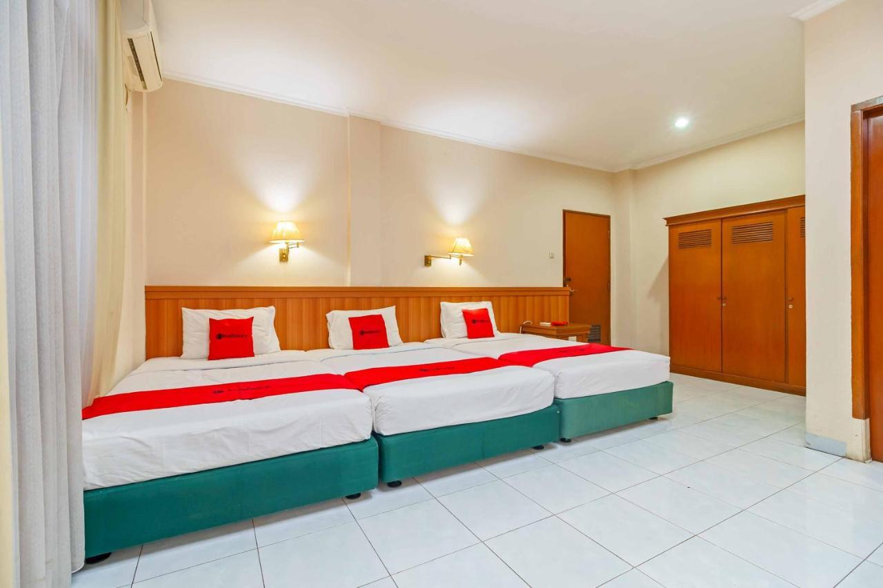 Reddoorz Plus Near Kemang Raya Jakarta Kültér fotó