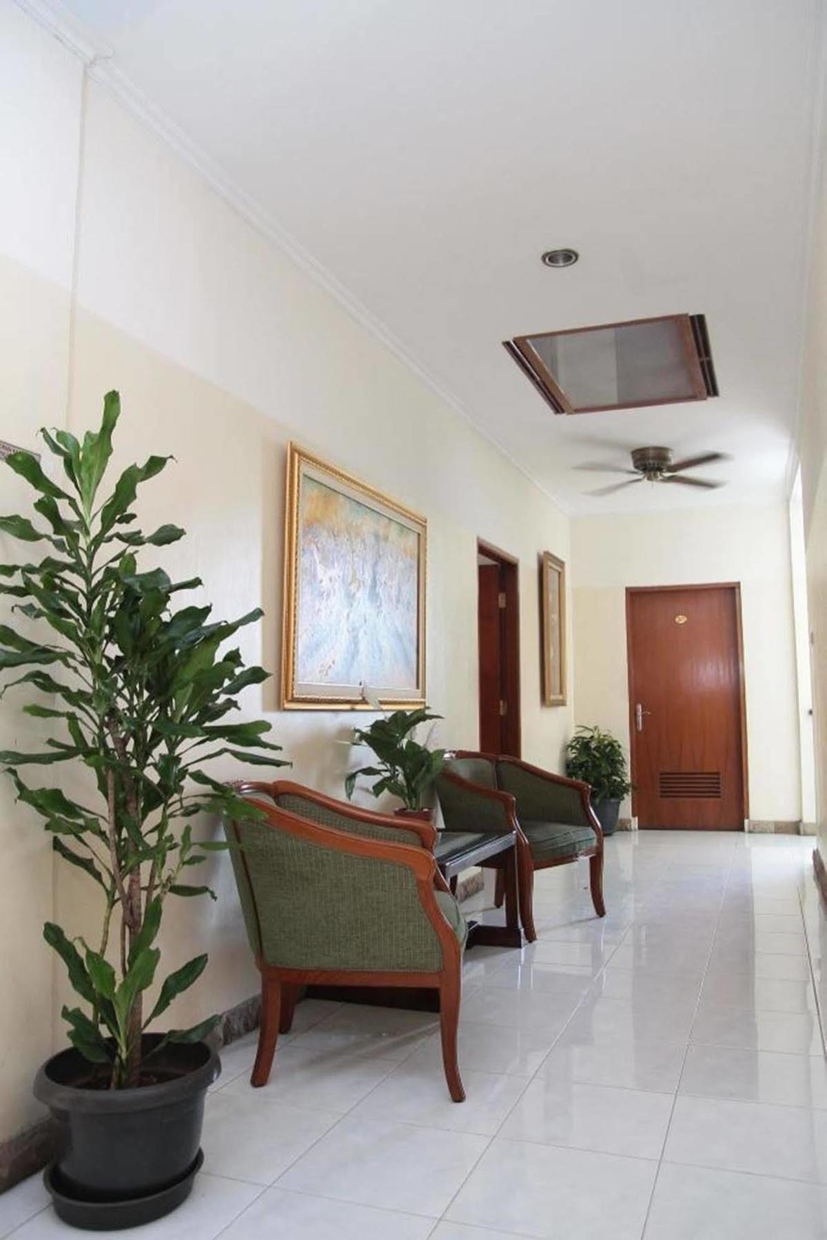 Reddoorz Plus Near Kemang Raya Jakarta Kültér fotó