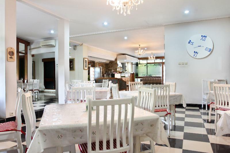 Reddoorz Plus Near Kemang Raya Jakarta Kültér fotó